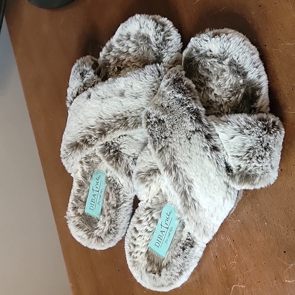 Diba True slippers- size 9